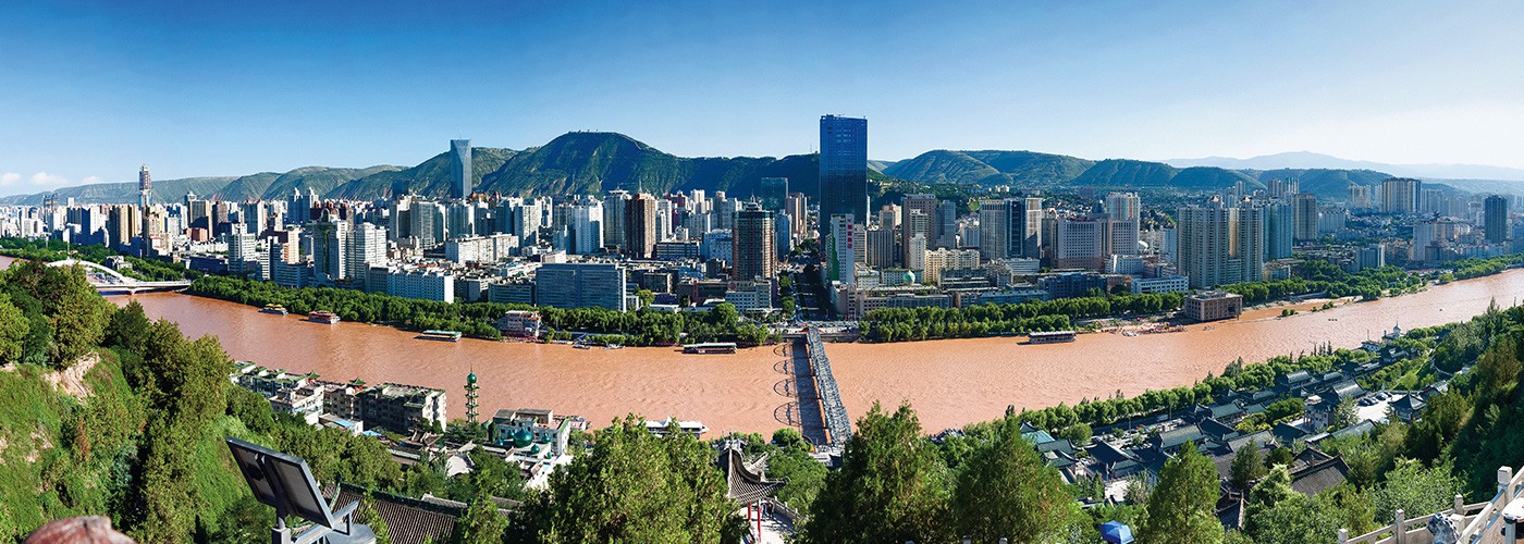 創(chuàng)建優(yōu)質(zhì)精品工程，營造綠色生態(tài)環(huán)境