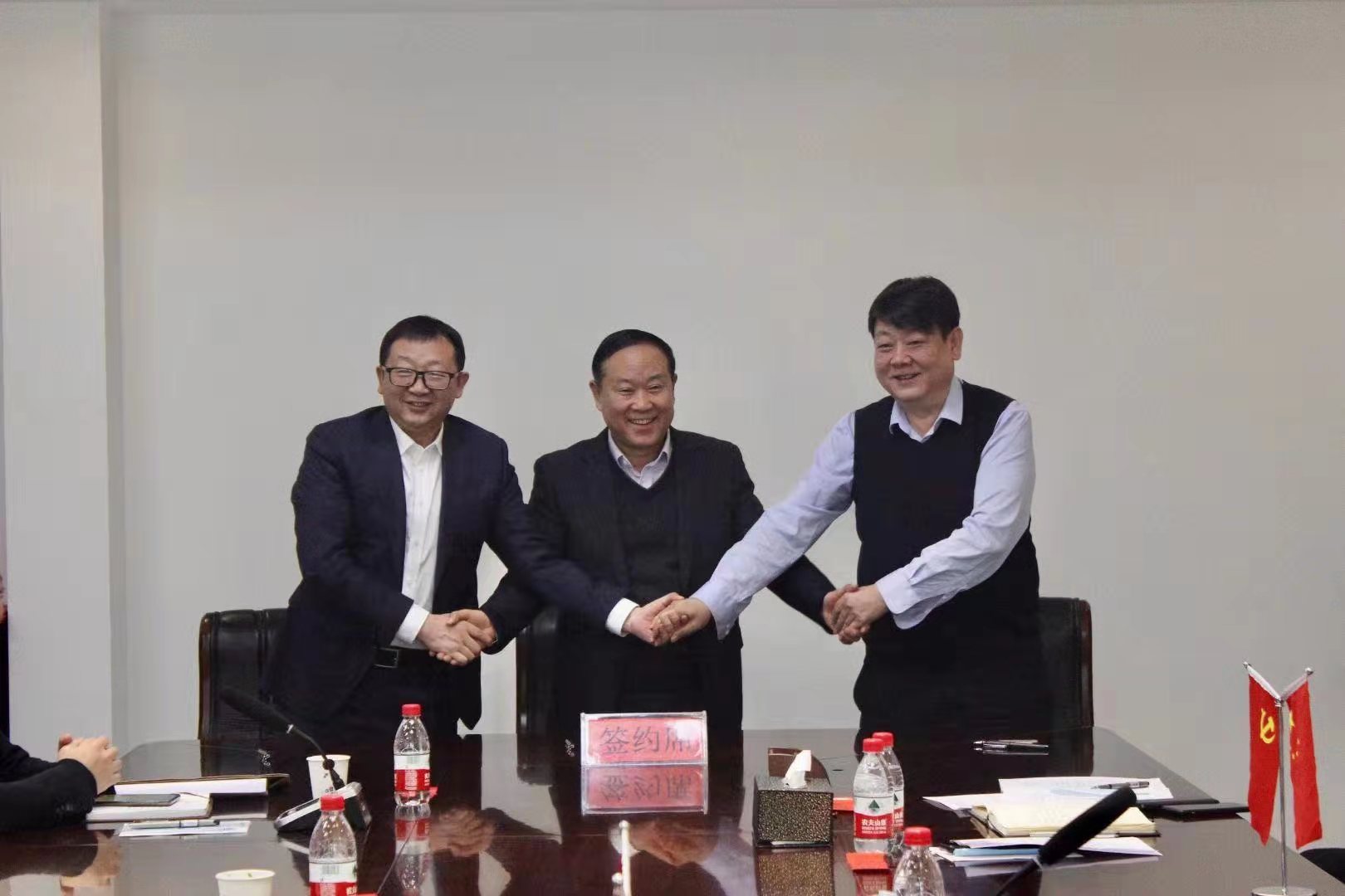 省建筑設(shè)計(jì)院與城關(guān)區(qū)城發(fā)公司、甘肅七建<br/>簽署戰(zhàn)略合作協(xié)議