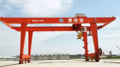   衛(wèi)華起重，飛天入海！